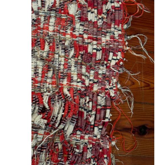 Vintage Hand Made Rag Rug 24" x 51" Red Gray White Distressed Reversible Boho - Picture 5 of 10
